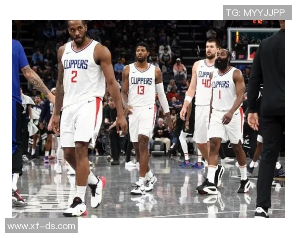 快船与火箭首战激烈对决球迷期待精彩瞬间与战术较量